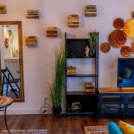 Little Boho-chic Apartment *